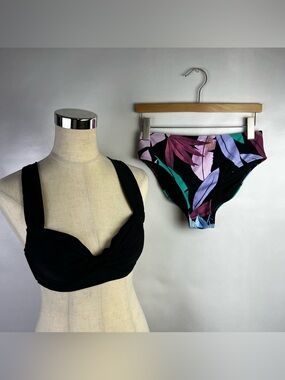 Cupshe Women Twist Front Bikini Set Two Pieces Swimsuit Size M
